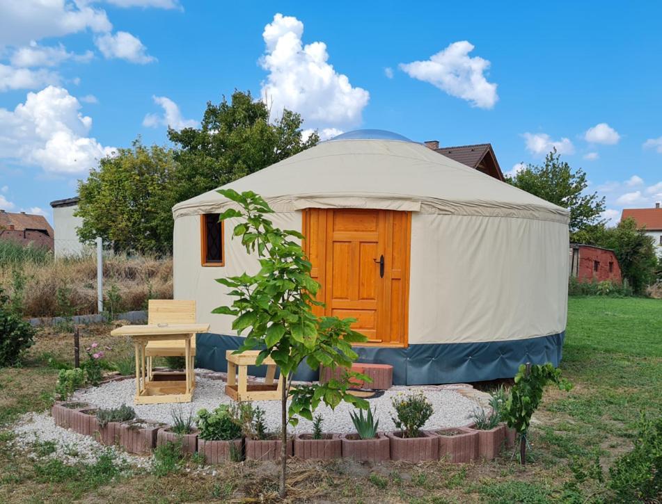 Jurtafarm Rackeve - A Nomad Luxus Hotel Exterior foto